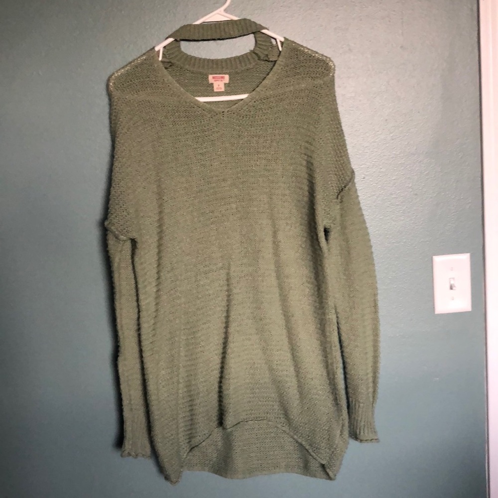 Oversized collar sweater
